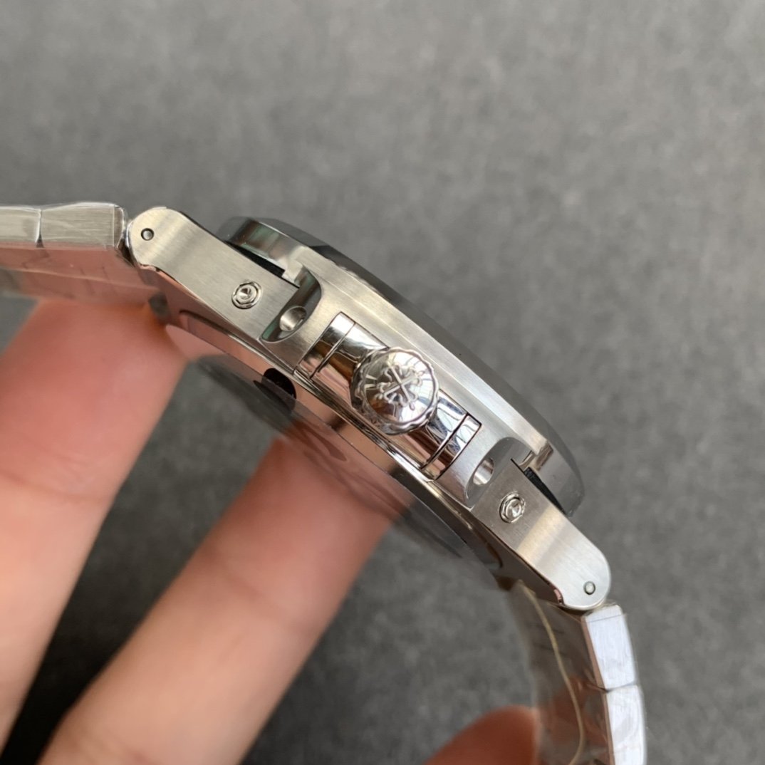 PATEK ANNUAL CALENDAR MOONPHASE BLACK DIAL