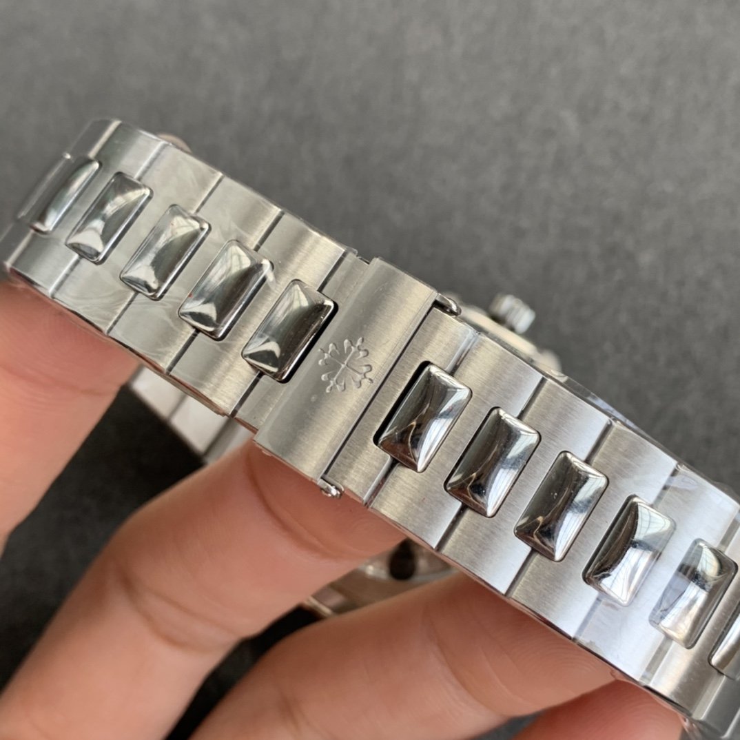 PATEK ANNUAL CALENDAR MOONPHASE STEEL WHITE DIAL