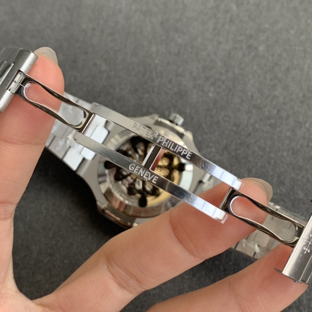 PATEK ANNUAL CALENDAR MOONPHASE STEEL WHITE DIAL