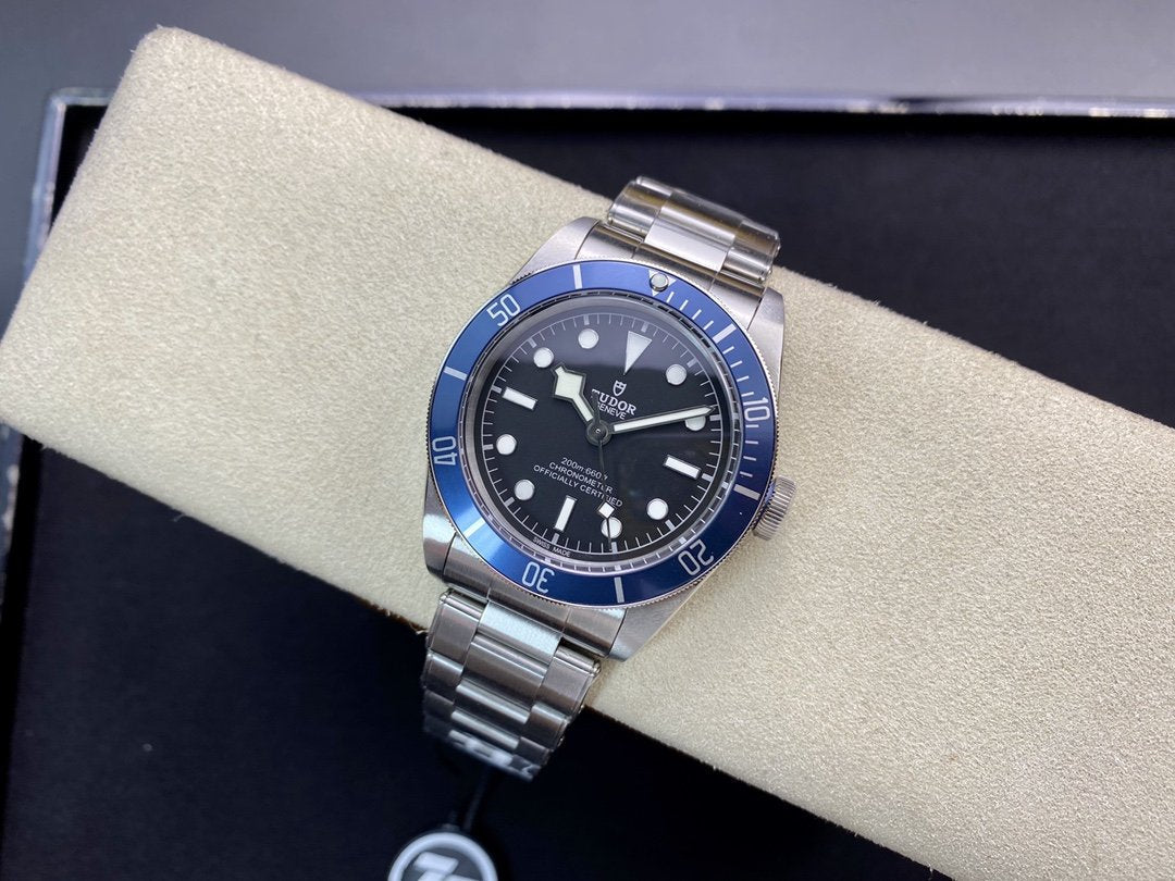 HERITAGE BLACK BAY 41MM BLUE BEZEL