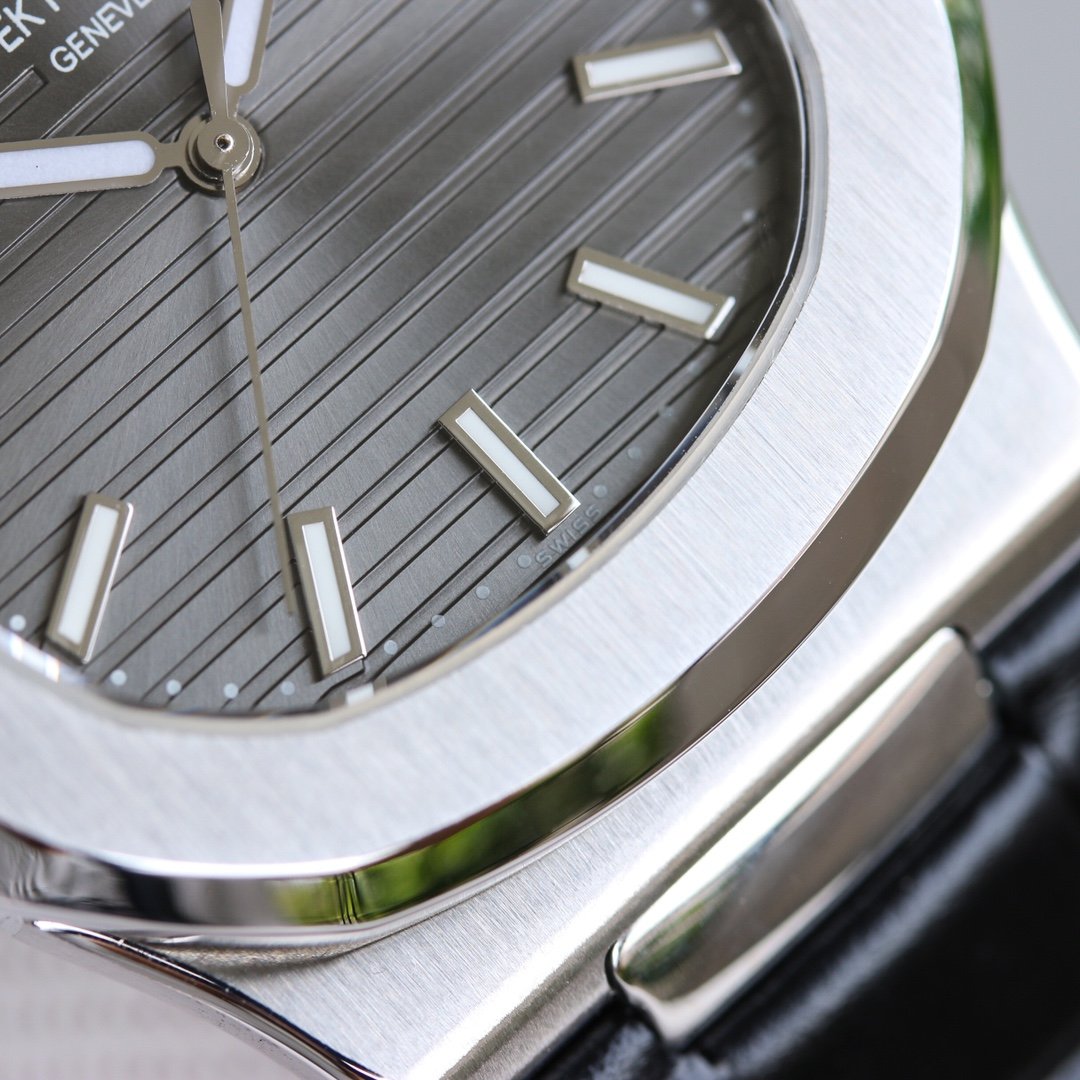 PATEK NAUTILUS 5711 STEEL CASE