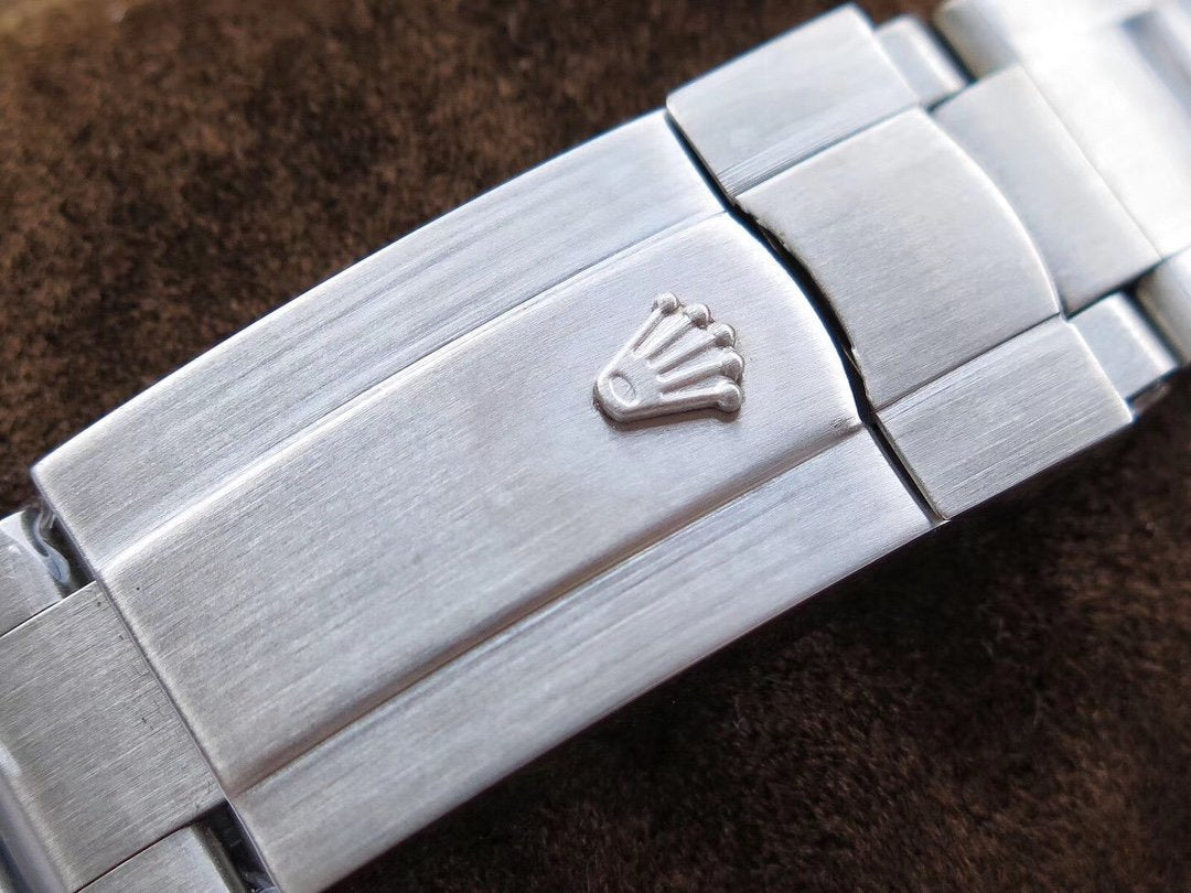 MILGAUSS 40 HAND ENGRAVED CASE WHITE DIAL