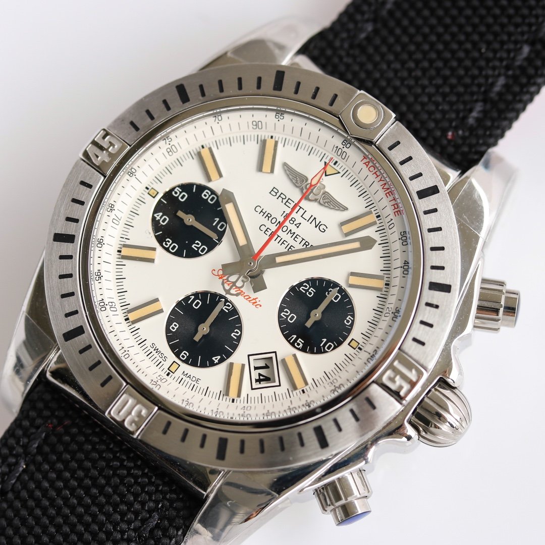 CHRONOMAT 44 AIRBORNE PANDA DIAL TEXTILE