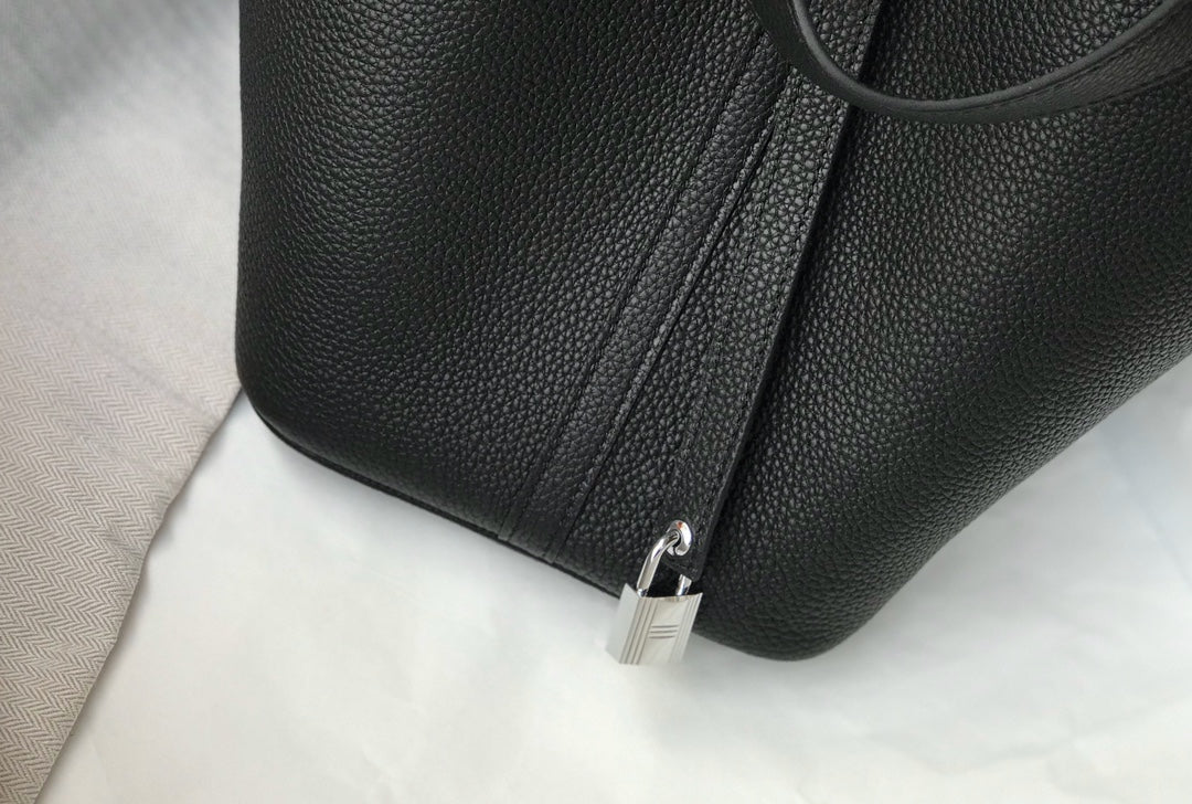 picotin lock 22 black togo shw