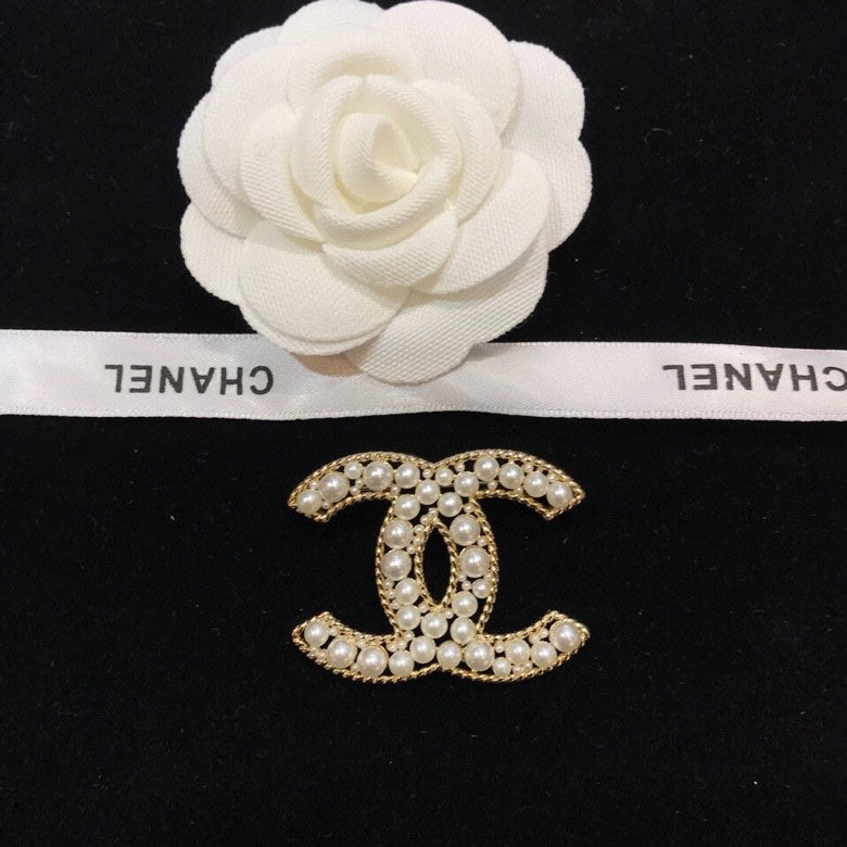 CC Brooch 156080