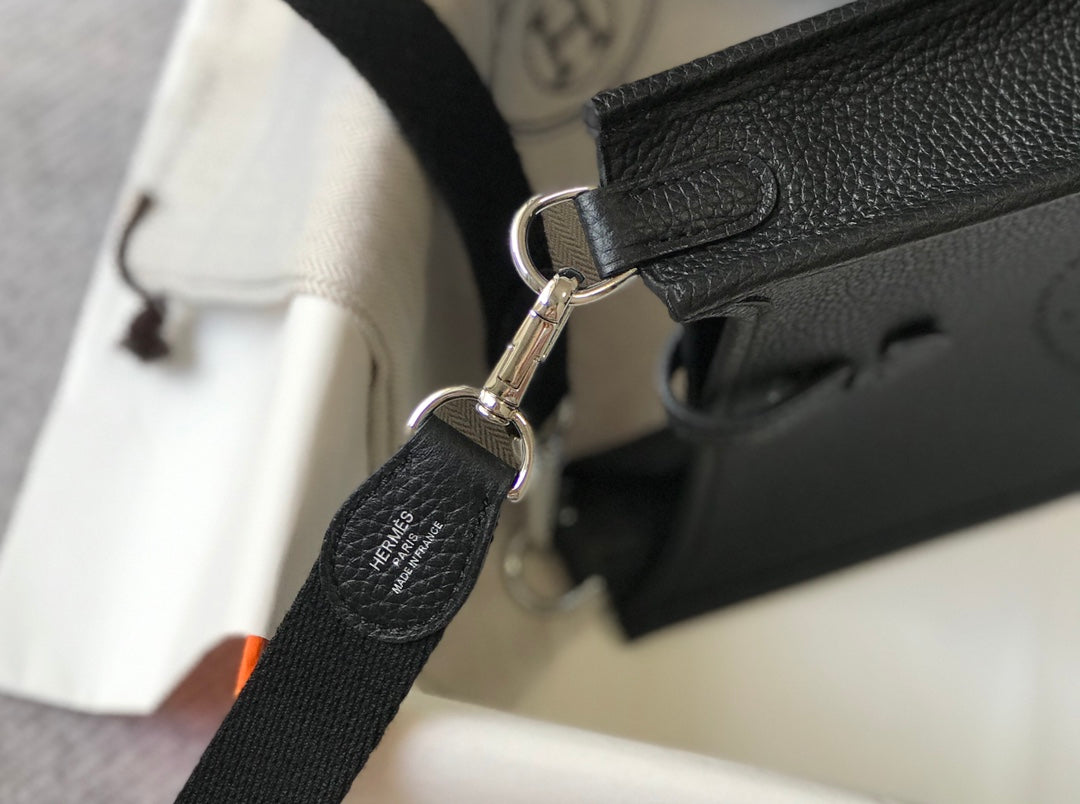 Mini Evelyne 18cm Black Togo Silver Hardware