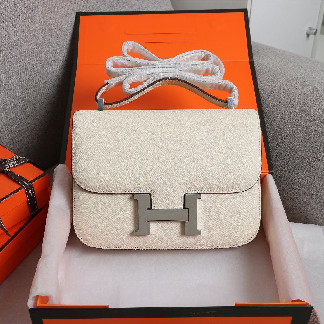 HM CONSTANCE BAGS 22 CREAM EPSOM SILVER HARDWARE