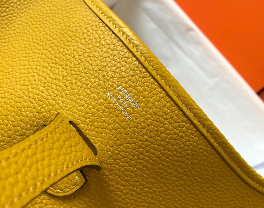 Evelyne 29cm Dark Yellow Togo Shw