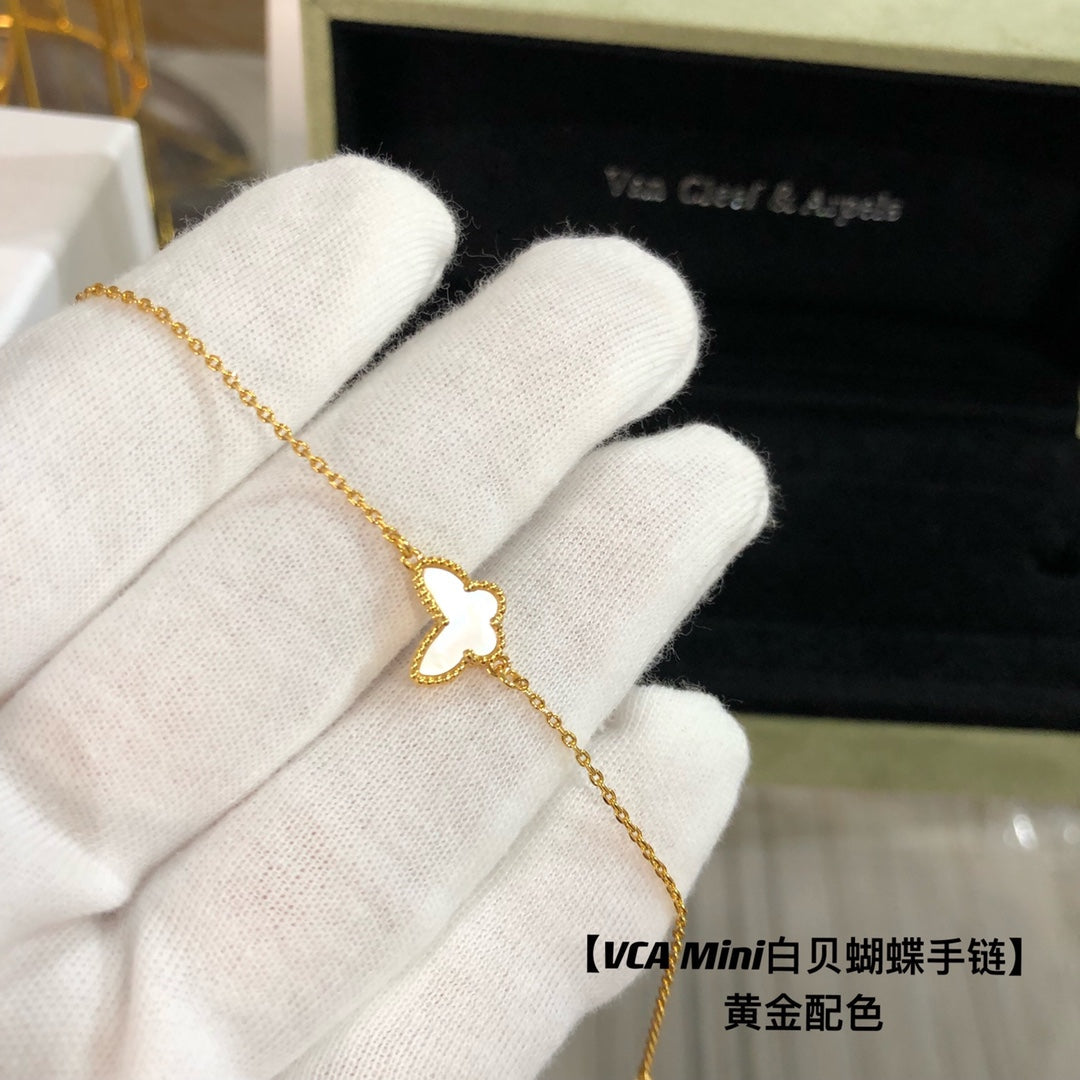 VCA Butterfly White Mop Gold 1 Motifs Bracelet
