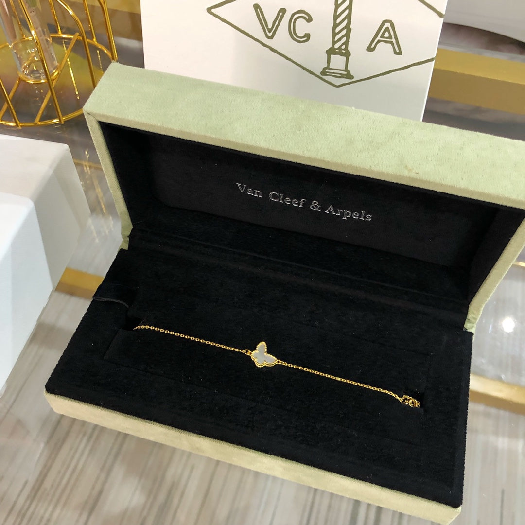 VCA Butterfly White Mop Gold 1 Motifs Bracelet