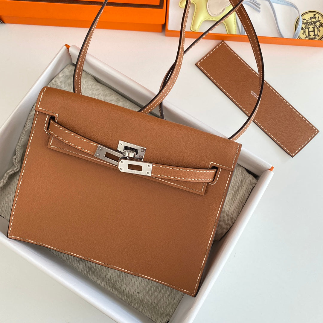 Kelly Danse II 22cm Tan Evercolor Leather Shw