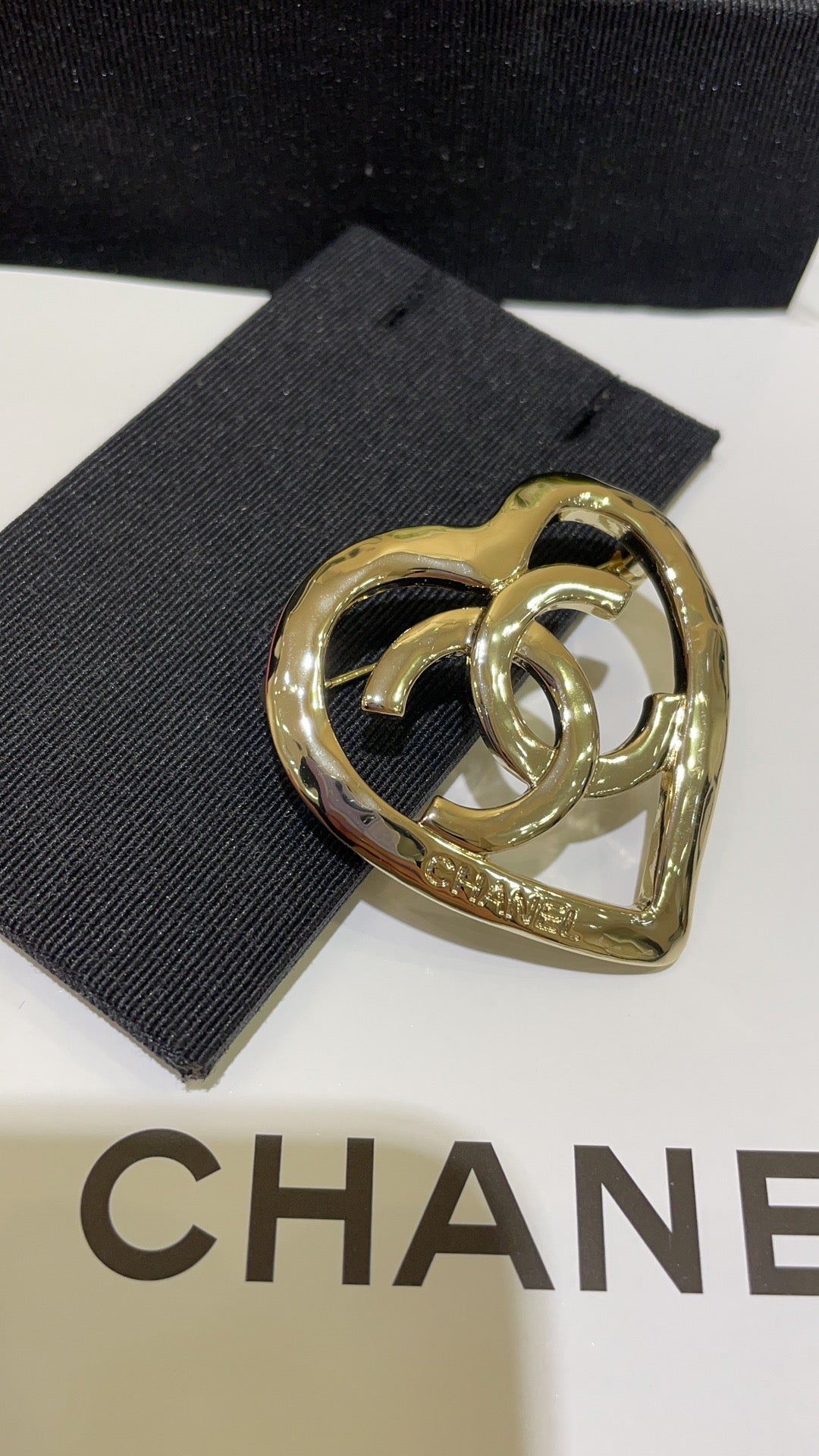 CC Brooch Gold 159549