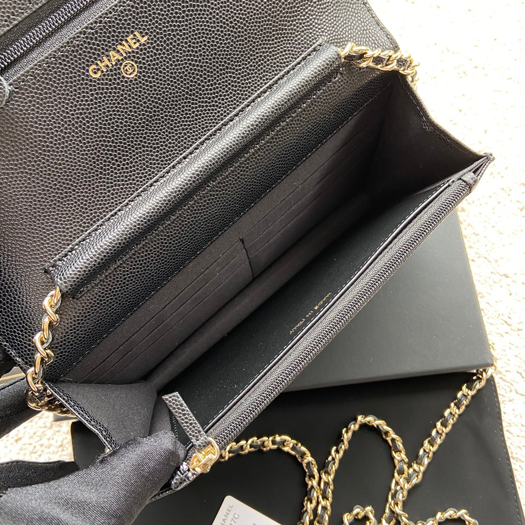 CC Classic Woc 20cm Black Grained Calfskin Diamond Gold Hardware