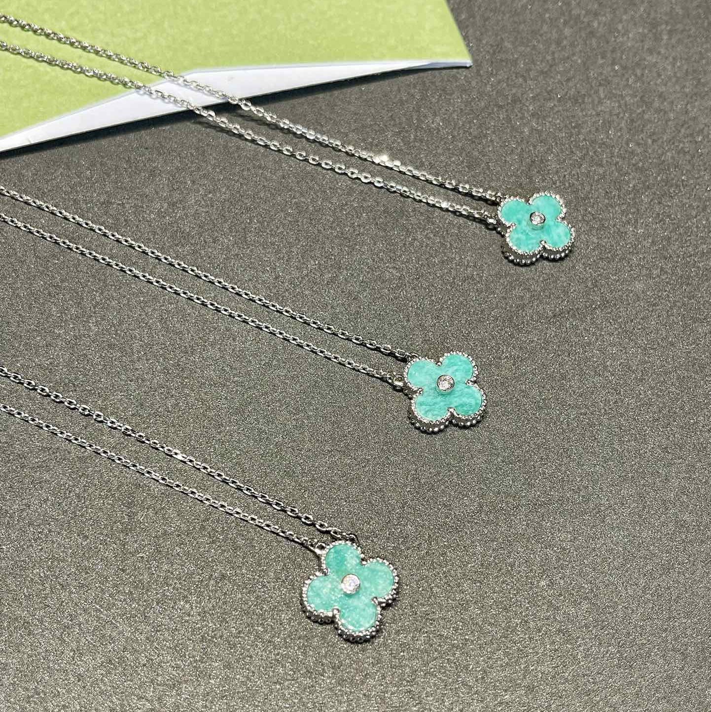 VCA Clover Vintage Turquoise Sliver 1 Diamond Necklace