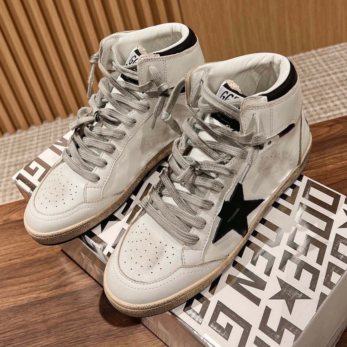 Golden Goose 2025 High-Top Sneaker White Black Cowhide 170577