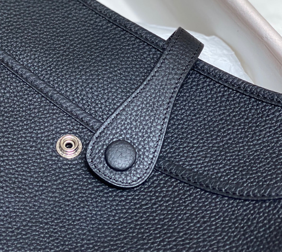 Evelyne 29cm Black Togo Shw