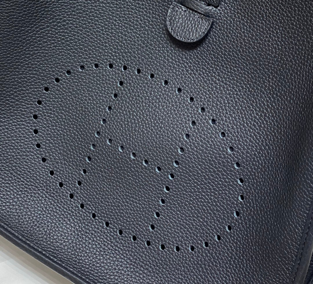 Evelyne 29cm Black Togo Shw