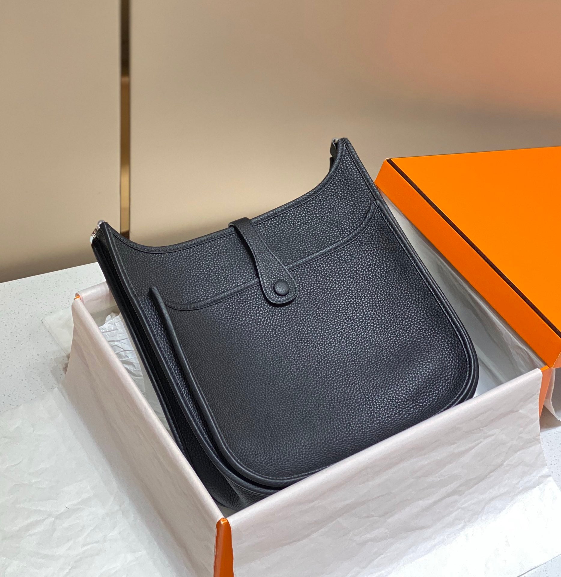 Evelyne 29cm Black Togo Shw