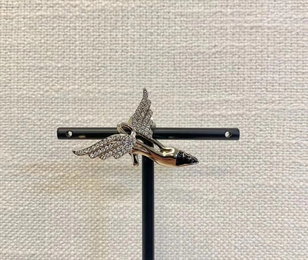 CC Brooch Pink Gold 172290