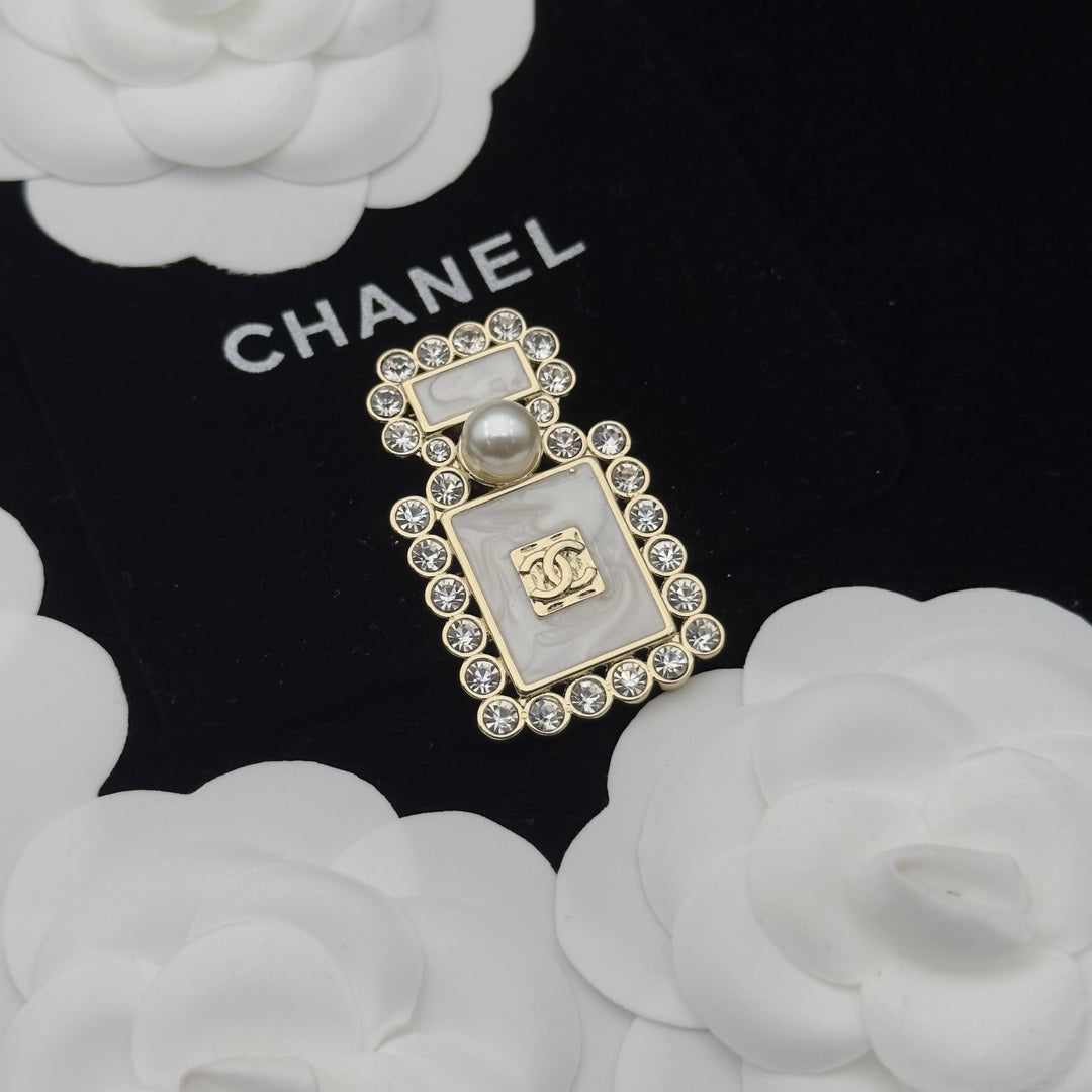 CC Brooch Gold 174157