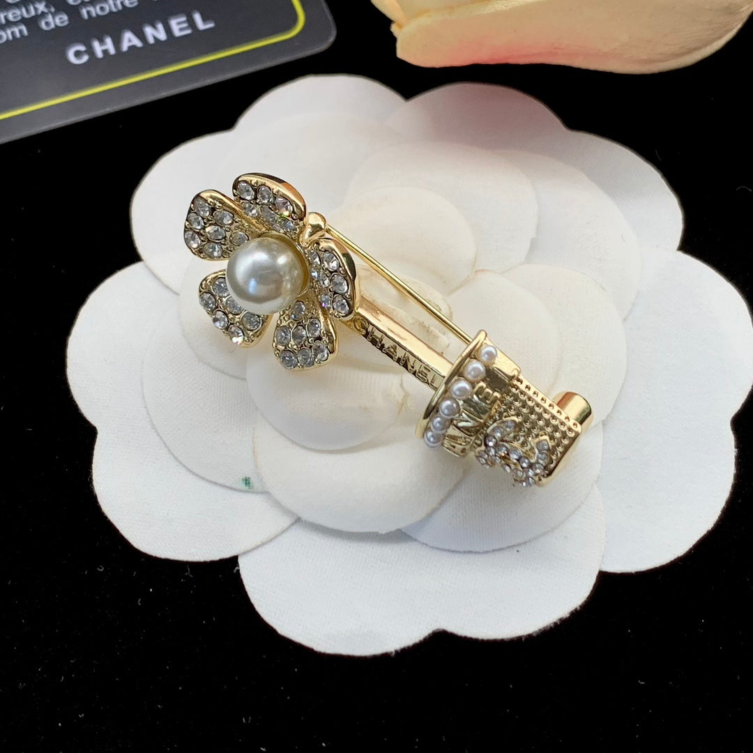 CC Brooch Gold 178143