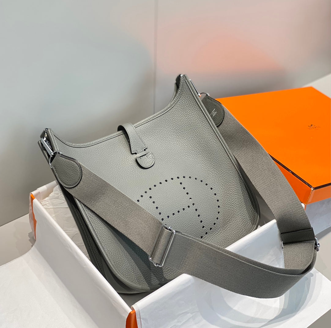 Evelyne 29cm Grey Togo Shw