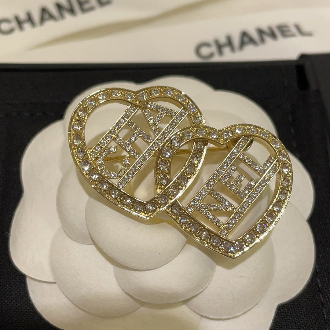 CC Brooch Light Gold 161773