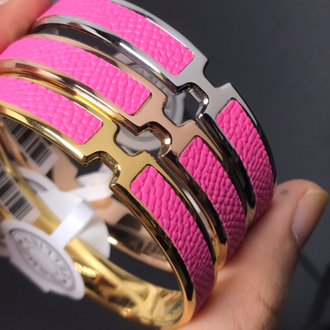 H Pig Nose Pink Bracelet