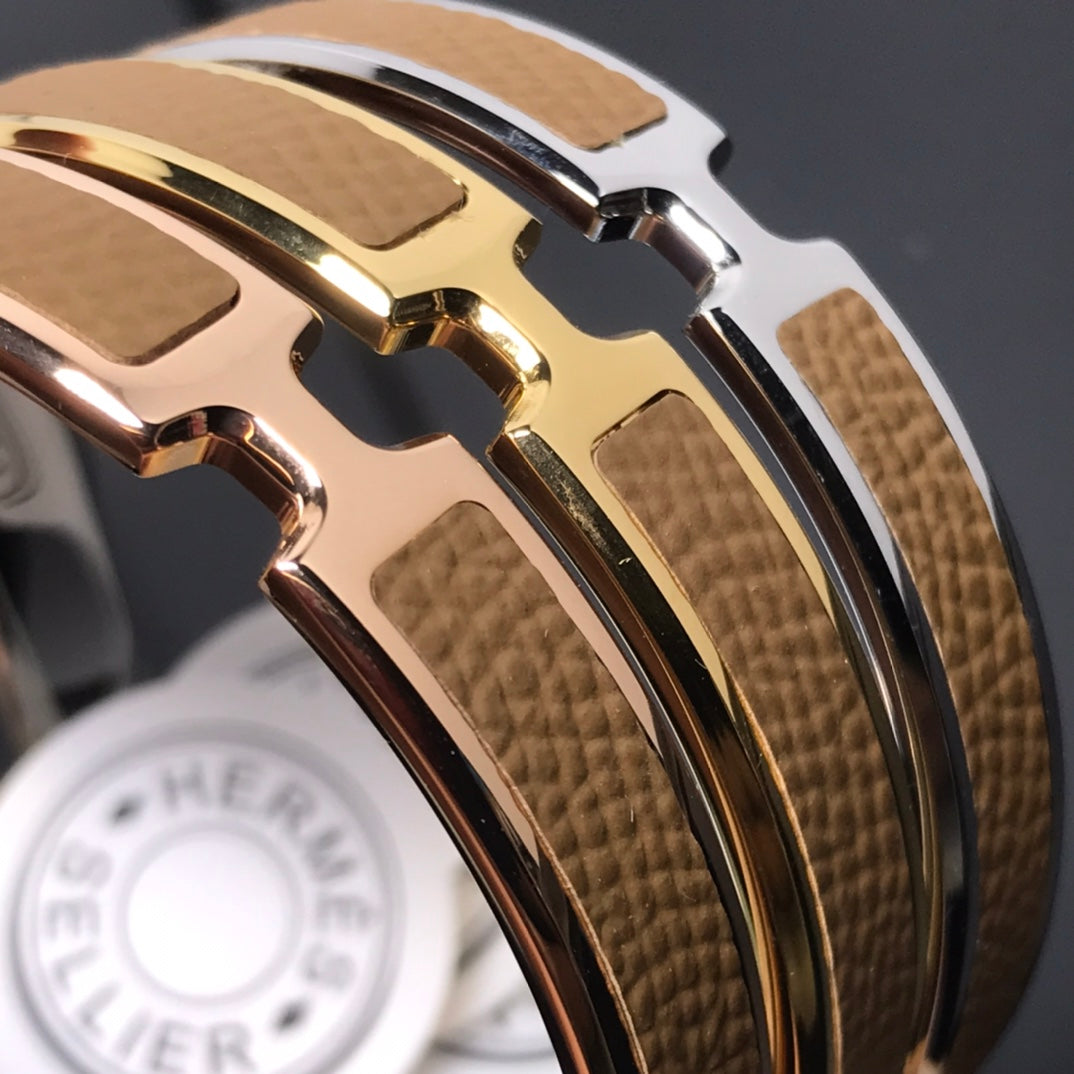 H Pig Nose Brown Bracelet