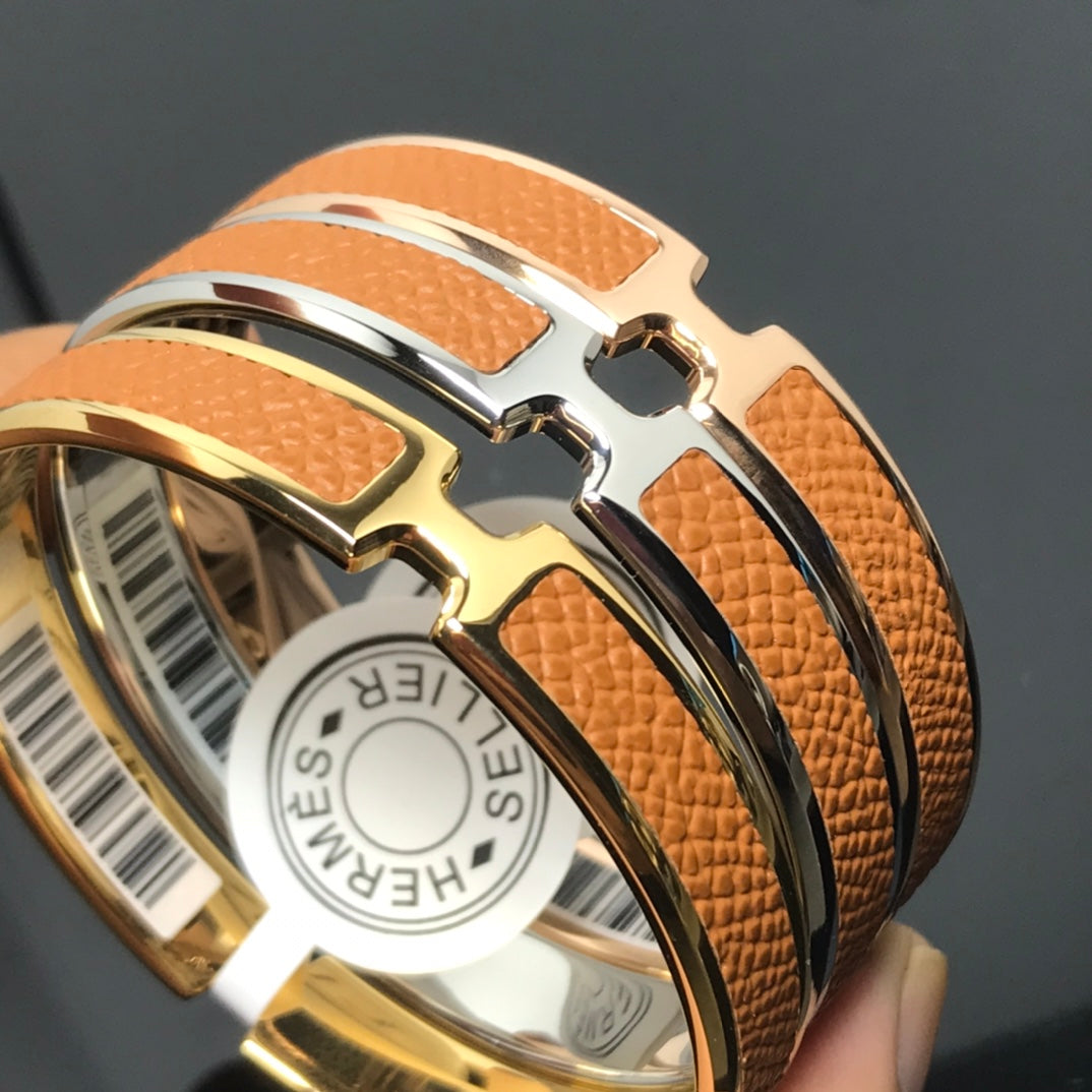 H Pig Nose Camel Brown Bracelet