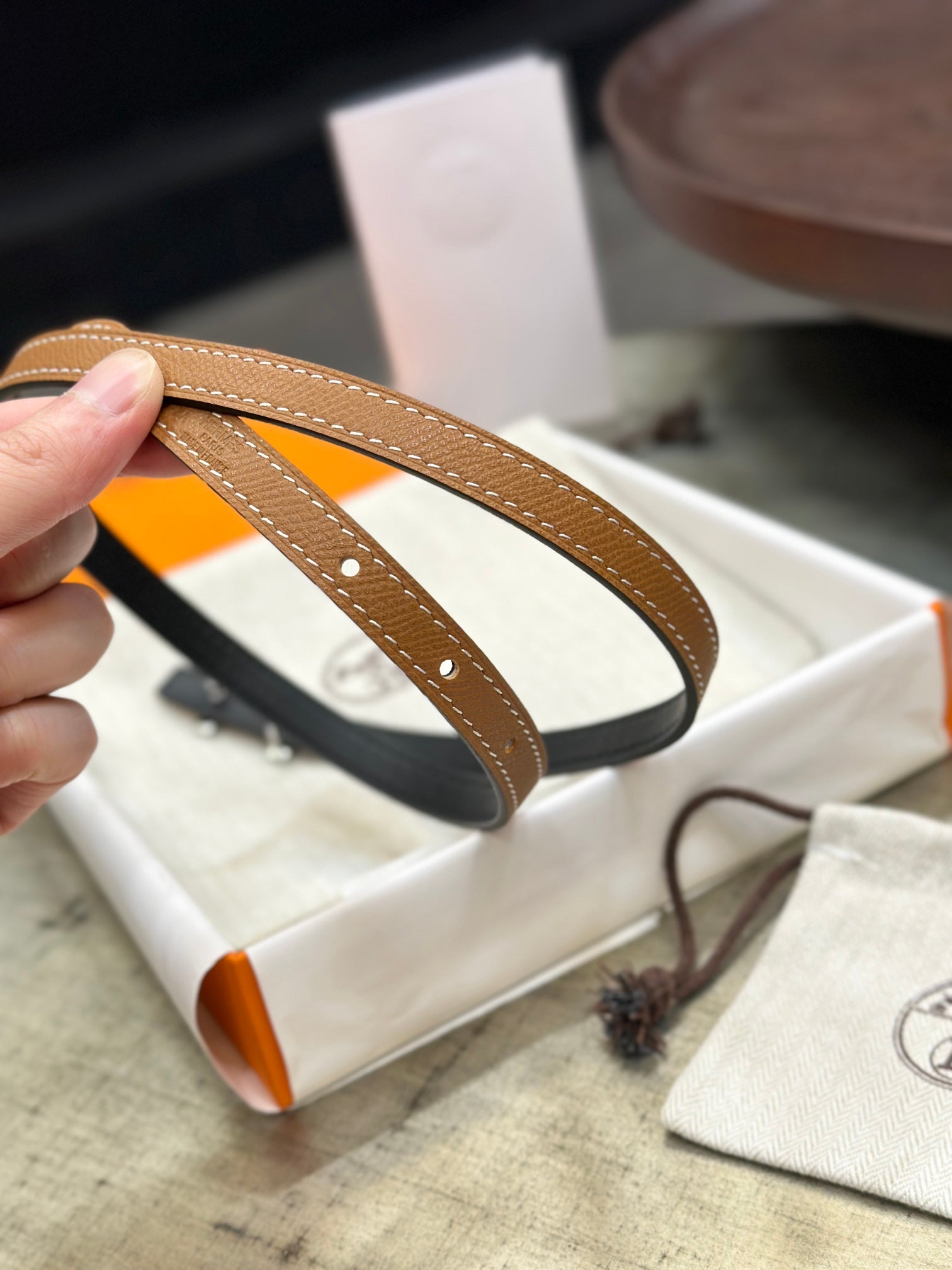 HM FOCUS BUCKLE & REVERSIBLE TAWNY BROWN AND BLACK LEATHER STRAP 13MM GOLD HARDWARE