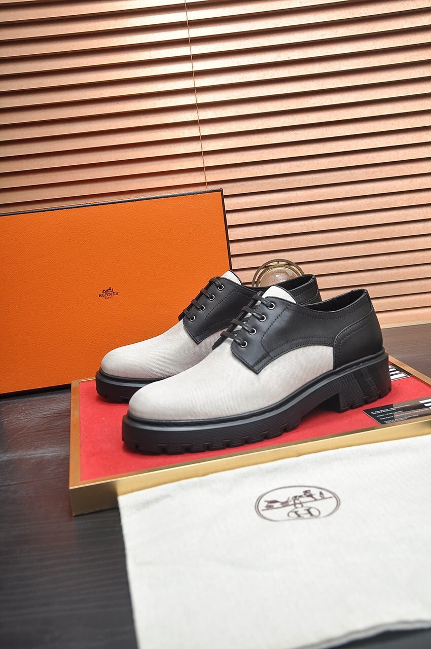 HM DANIEL TRAMPING SHOE BLACK AND CREAM BREATHABLE FABRIC