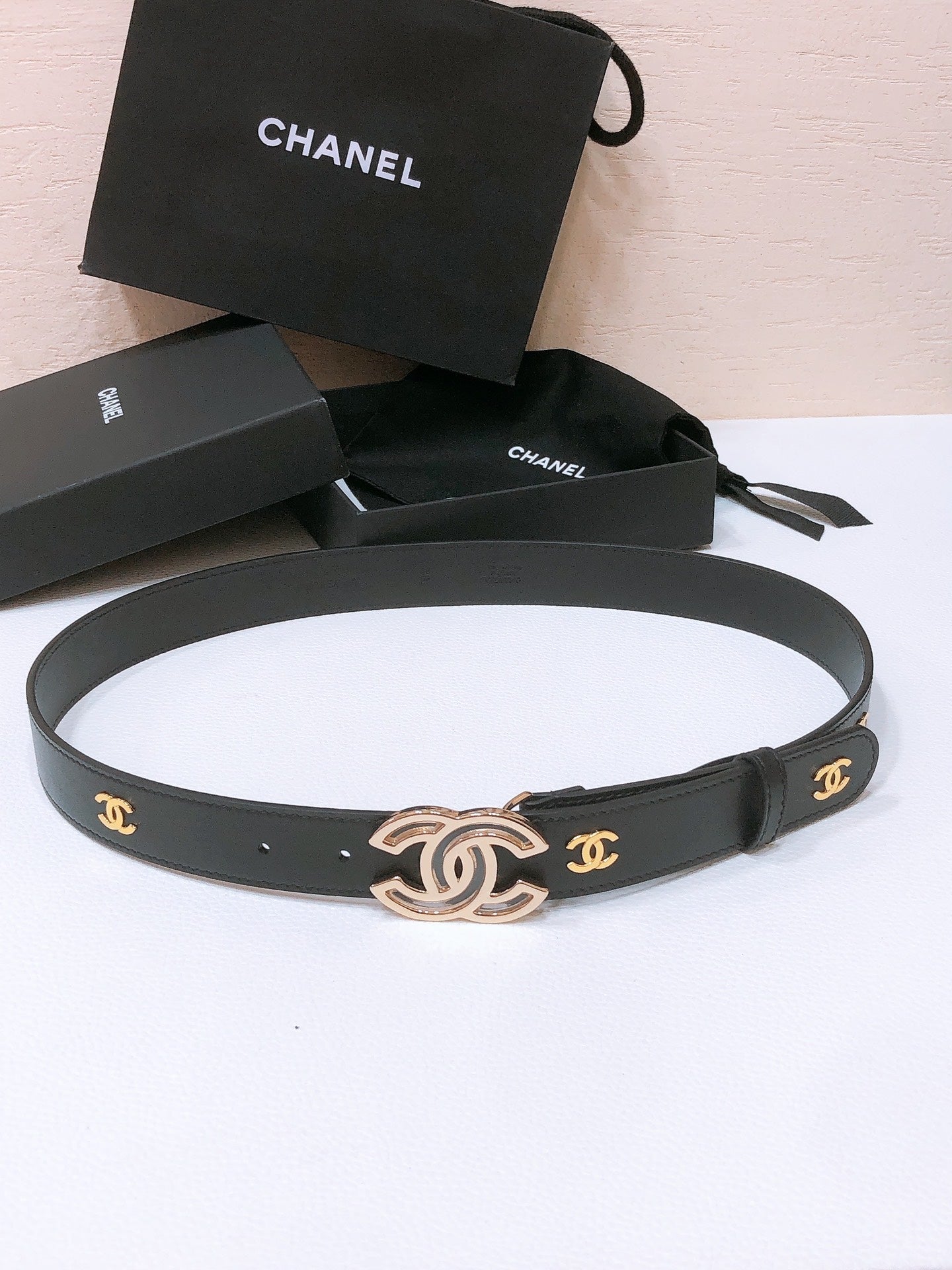 CHANEL BELT 3CM IN BLACK LAMBSKIN WITH GOLD HARDWARE LOGO