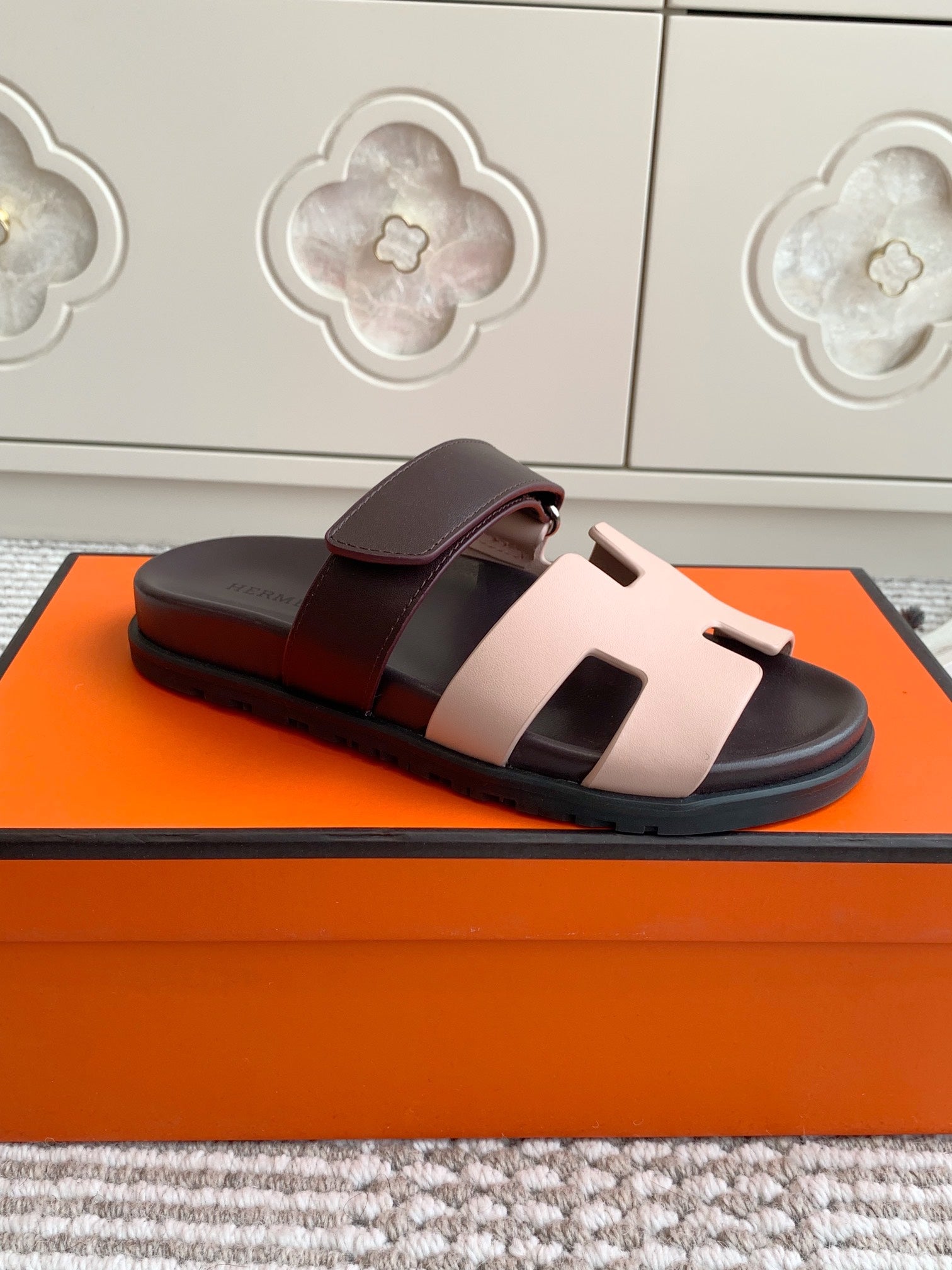 Hermes 2026 Chypre Sandal Two-tone Calfskin 982191