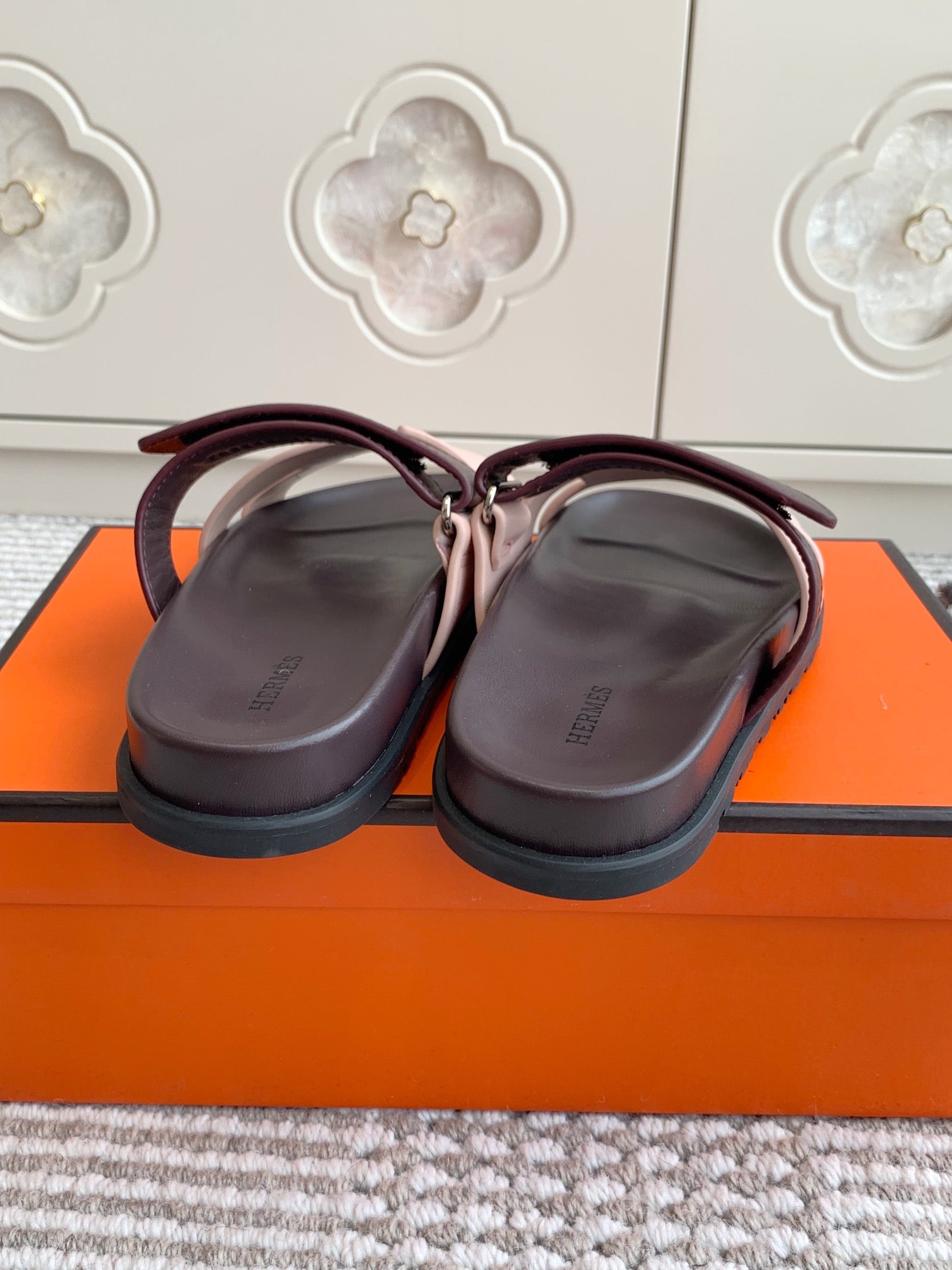 Hermes 2026 Chypre Sandal Two-tone Calfskin 982191