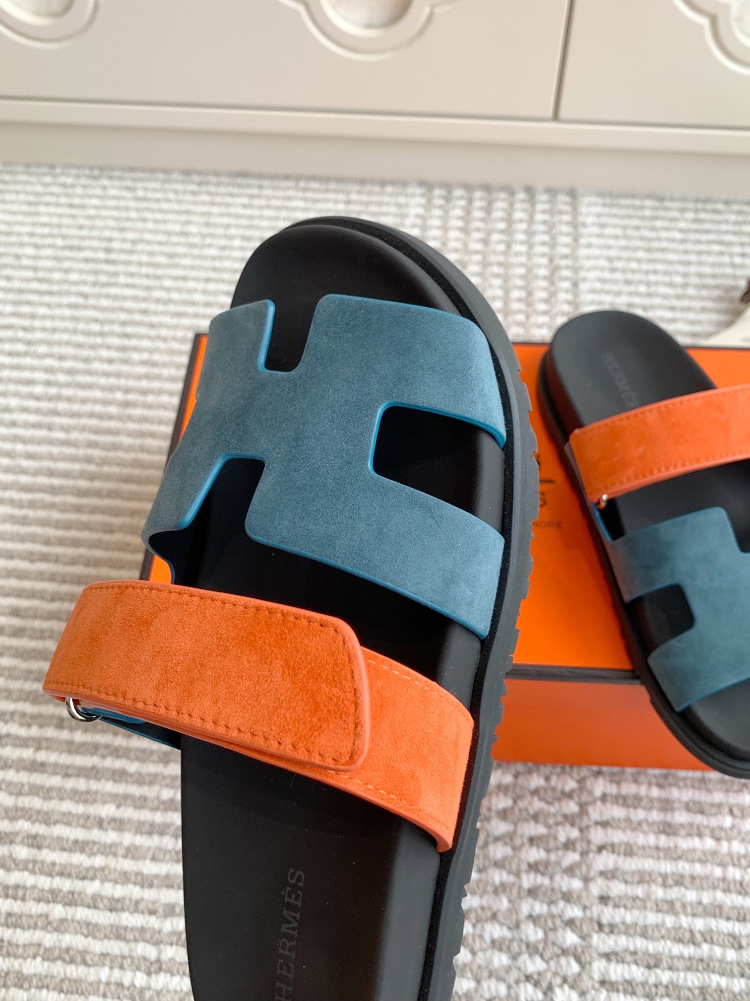 Hermes 2026 Chypre Sandal Two-tone Suede 957567