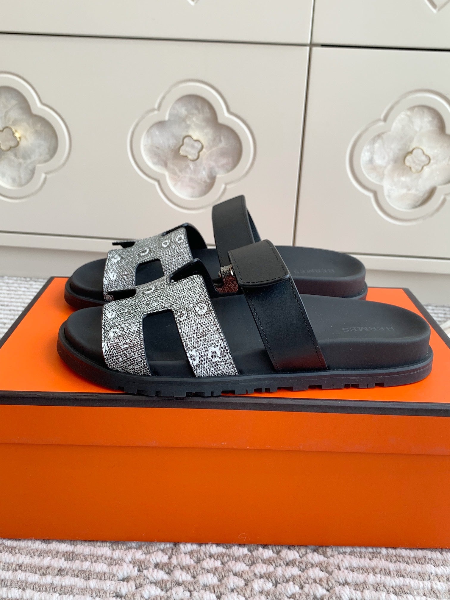 Hermes 2026 Chypre Sandal Lizard-patterned Leather 982179