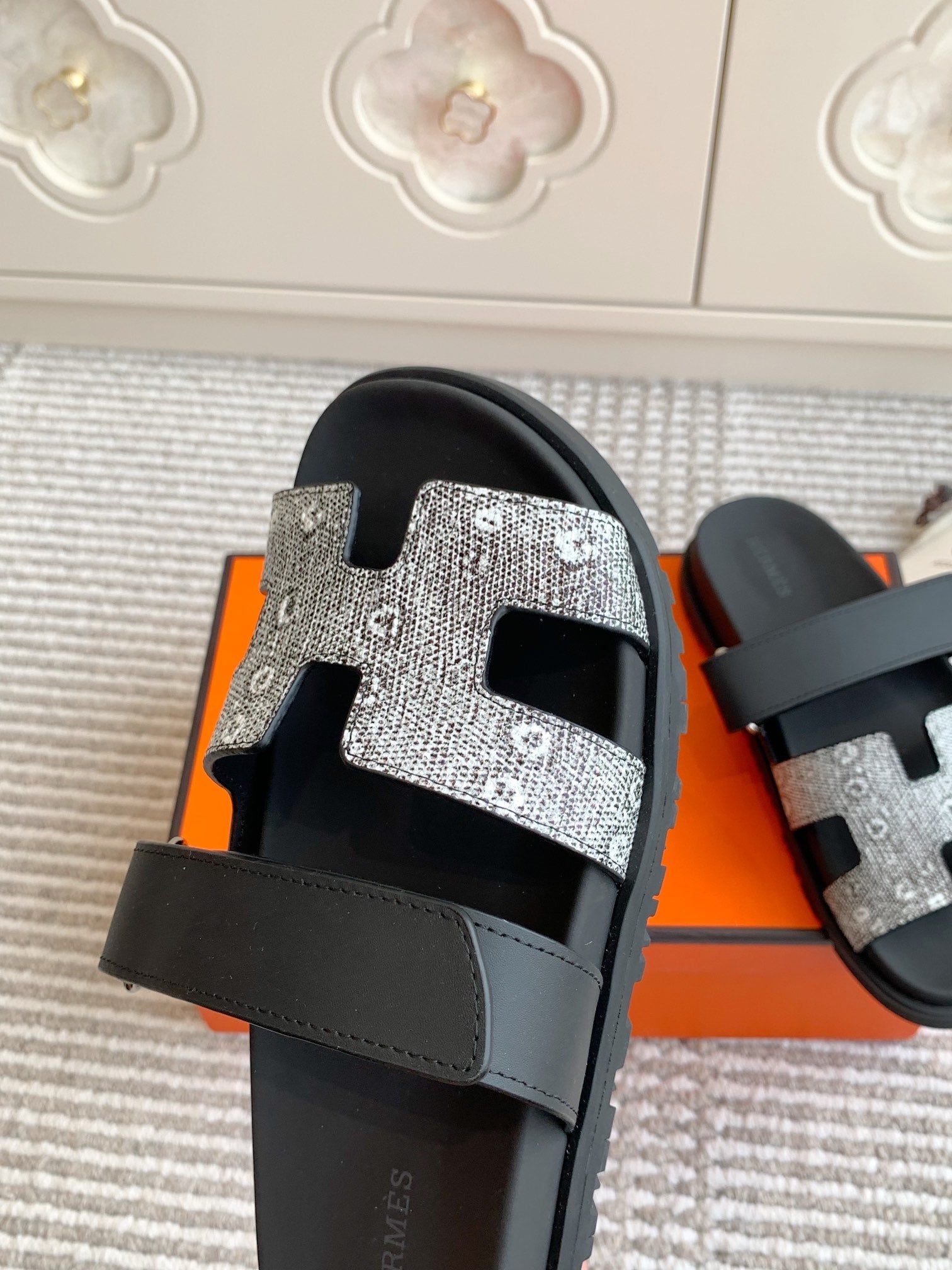 Hermes 2026 Chypre Sandal Lizard-patterned Leather 982179
