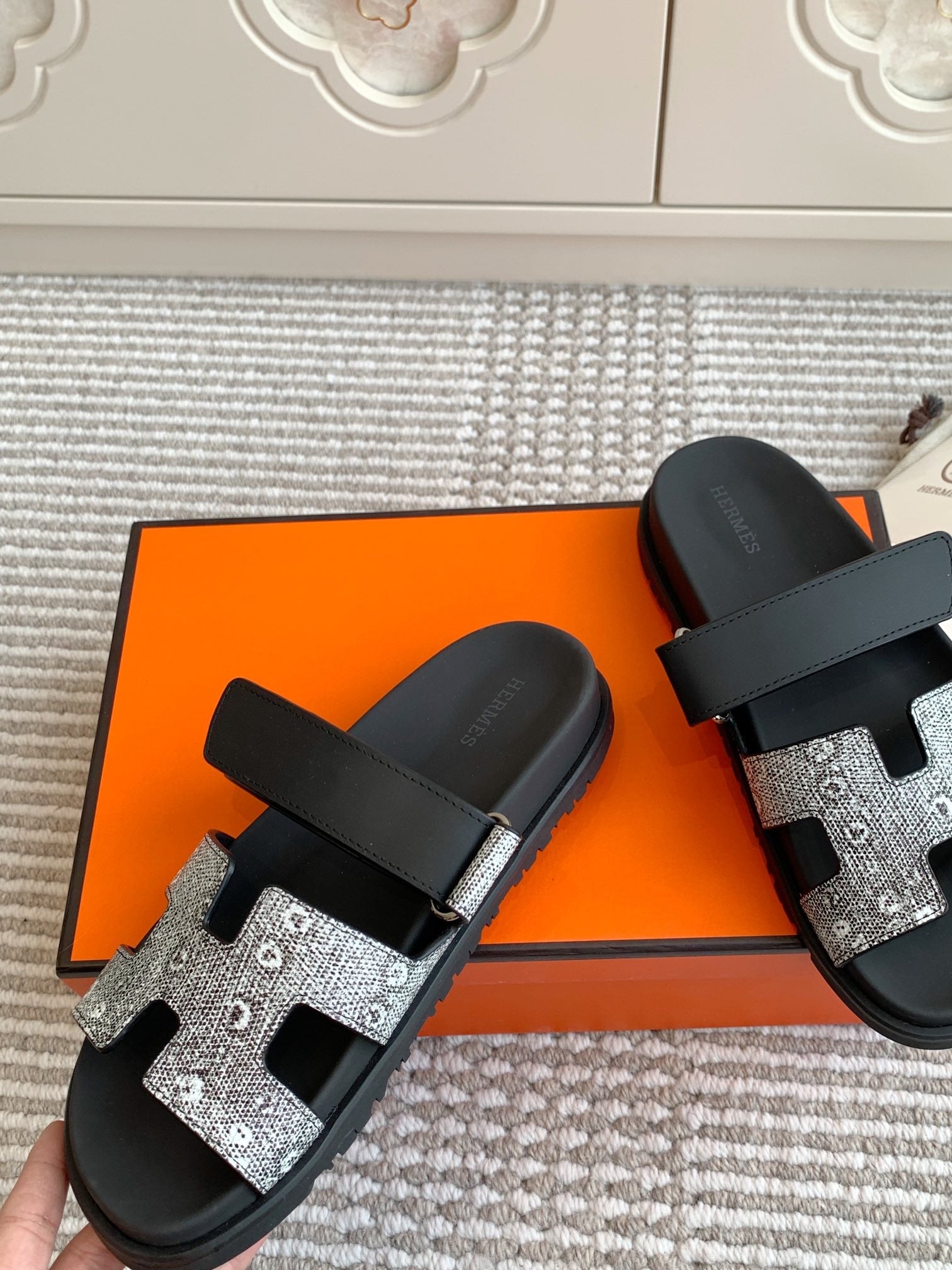 Hermes 2026 Chypre Sandal Lizard-patterned Leather 982179