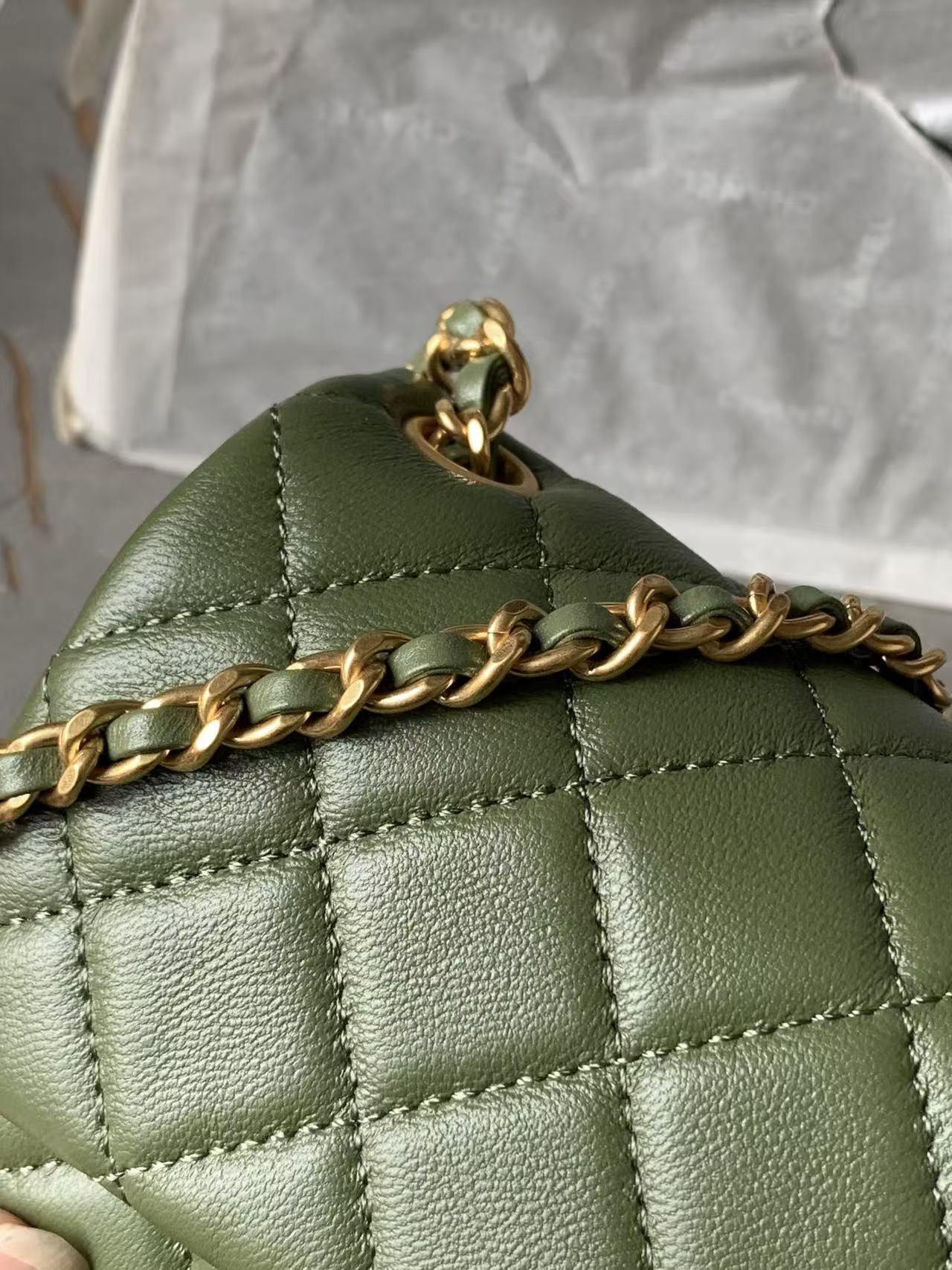 Chanel 25 Pearl Crush Square Flap Bag 20cm Dark Green Lambskin