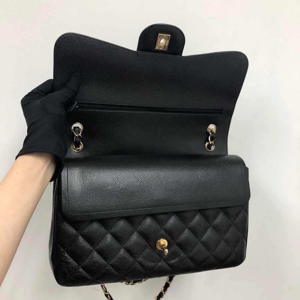 MEDIUM FLAP BAG 25CM BLACK CAVIAR GOLD HARDWARE