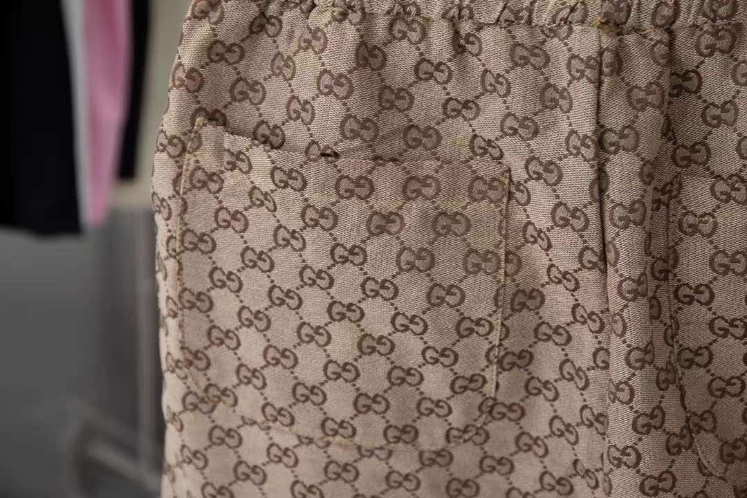 Gucci 2026 GG Supreme Short Beige mix Brown Canvas