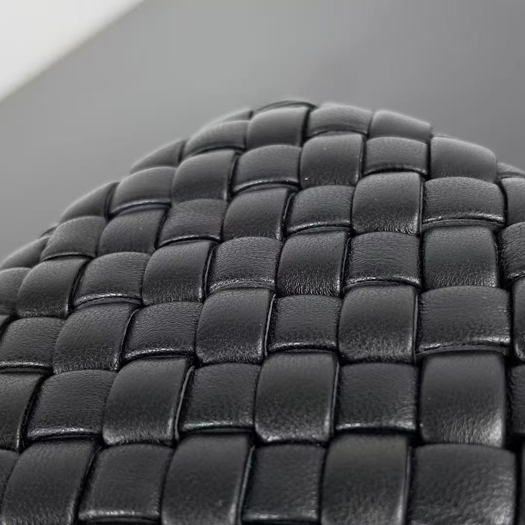 Bottega Veneta 2026 Knot Clutch 20cm Black Lambskin