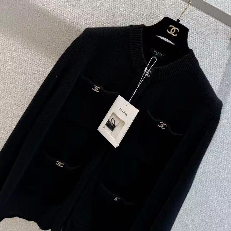 Chanel 2026 Knitted Cardigan Black And White Wool