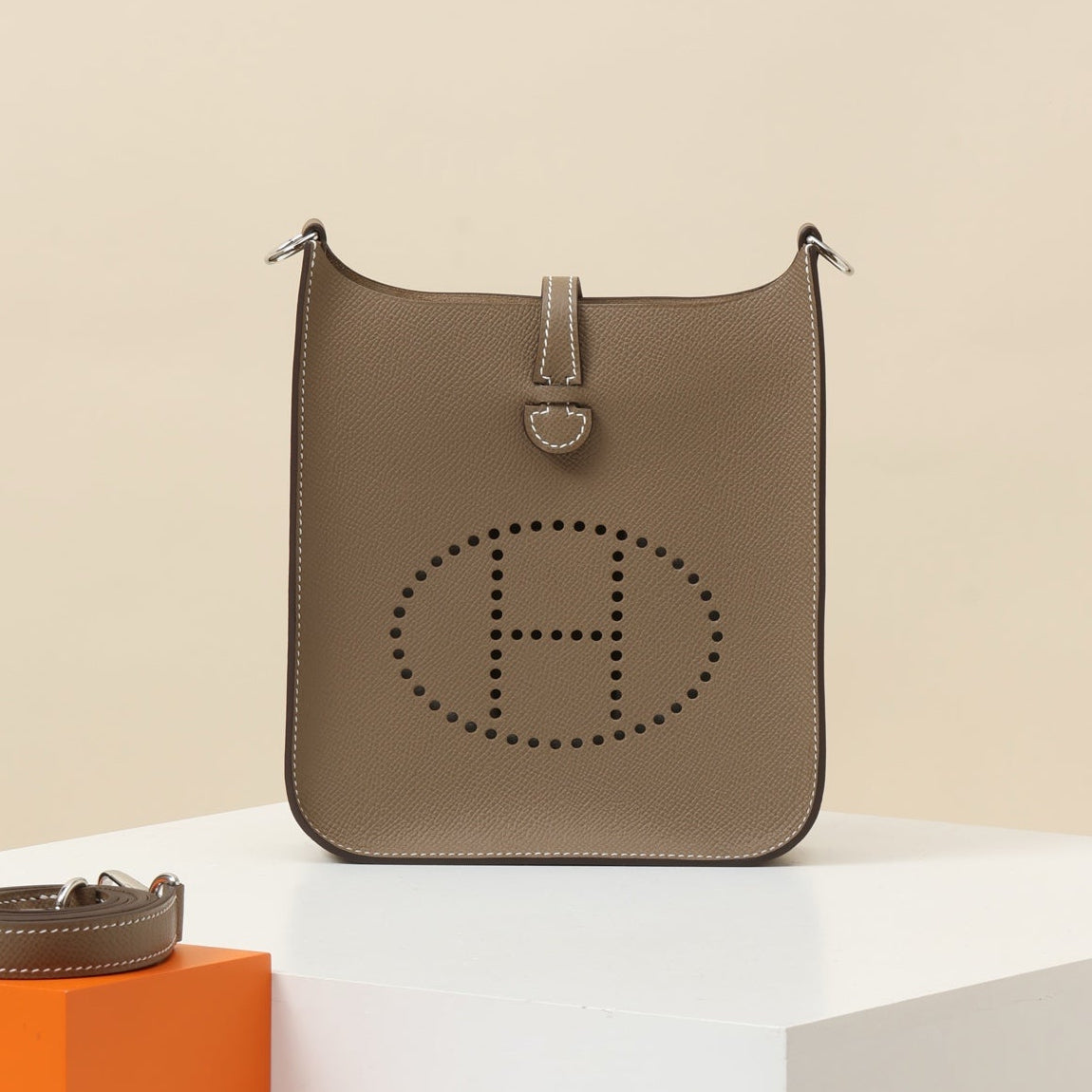 High-end Hermes 2026 Evelyne Sellier Bag 19.5cm Epsom Calfskin