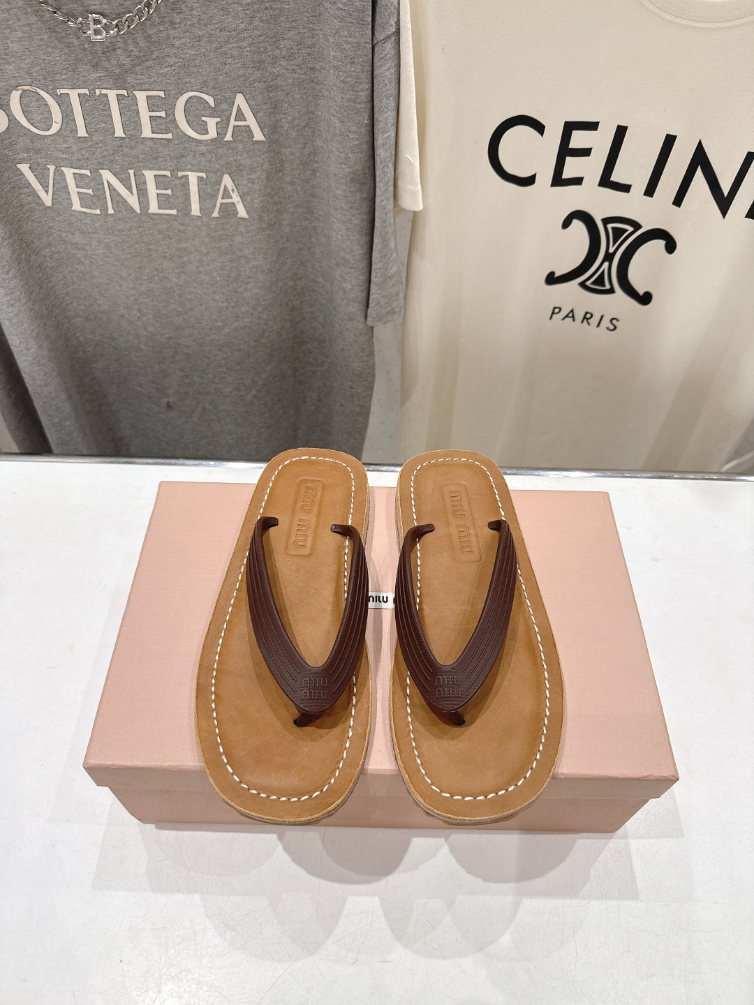Miumiu 26ss Thong Sandals Suede Cowhide 713100