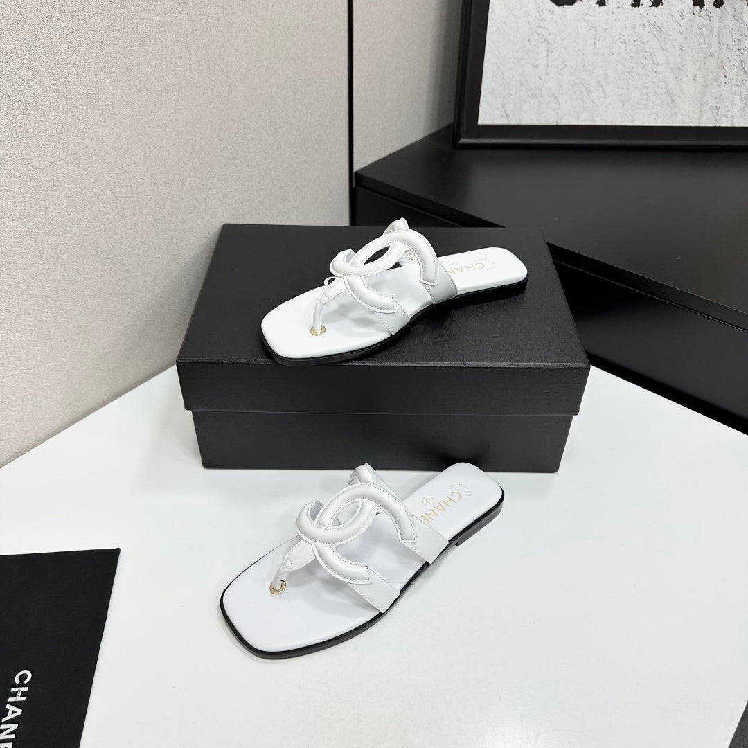 Chanel 2026 Flat Filp-Flops Leather Cowhide 822819