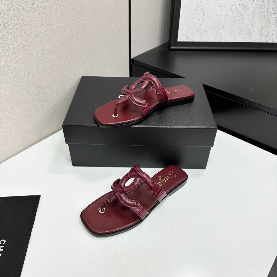 Chanel 2026 Flat Filp-Flops Leather Cowhide 822819