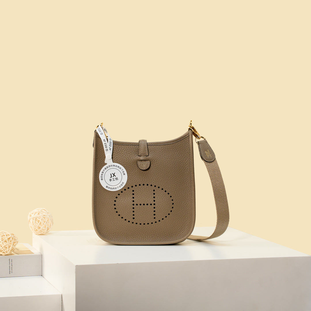 High-end Hermes 2026 Evelyne Bag 17cm Taurillon Clemence Leather 2
