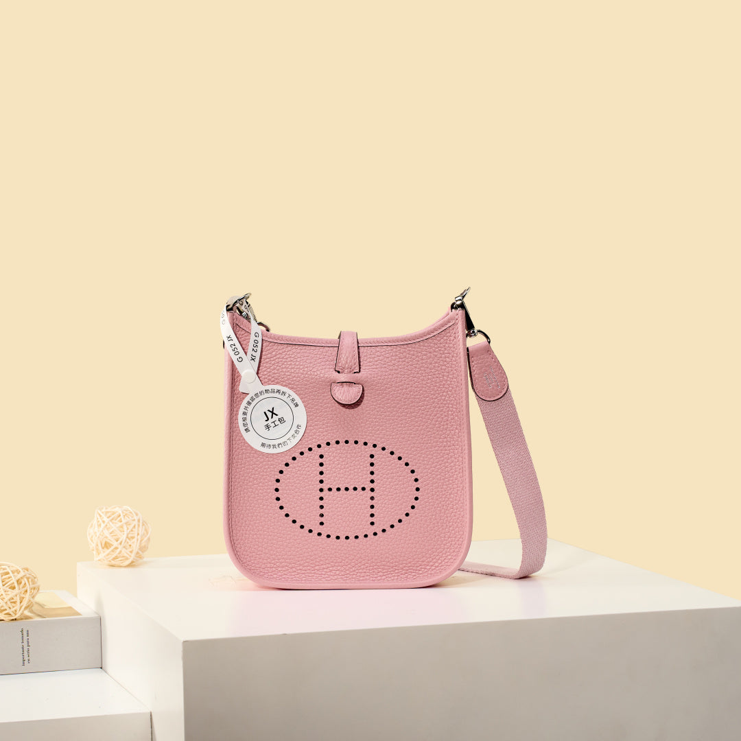 High-end Hermes 2026 Evelyne Bag 17cm Taurillon Clemence Leather 1